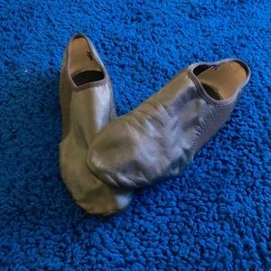 Linodes (Tent Leather Upper Jazz Shoe Slip-on for Women and Men's Dance Shoes